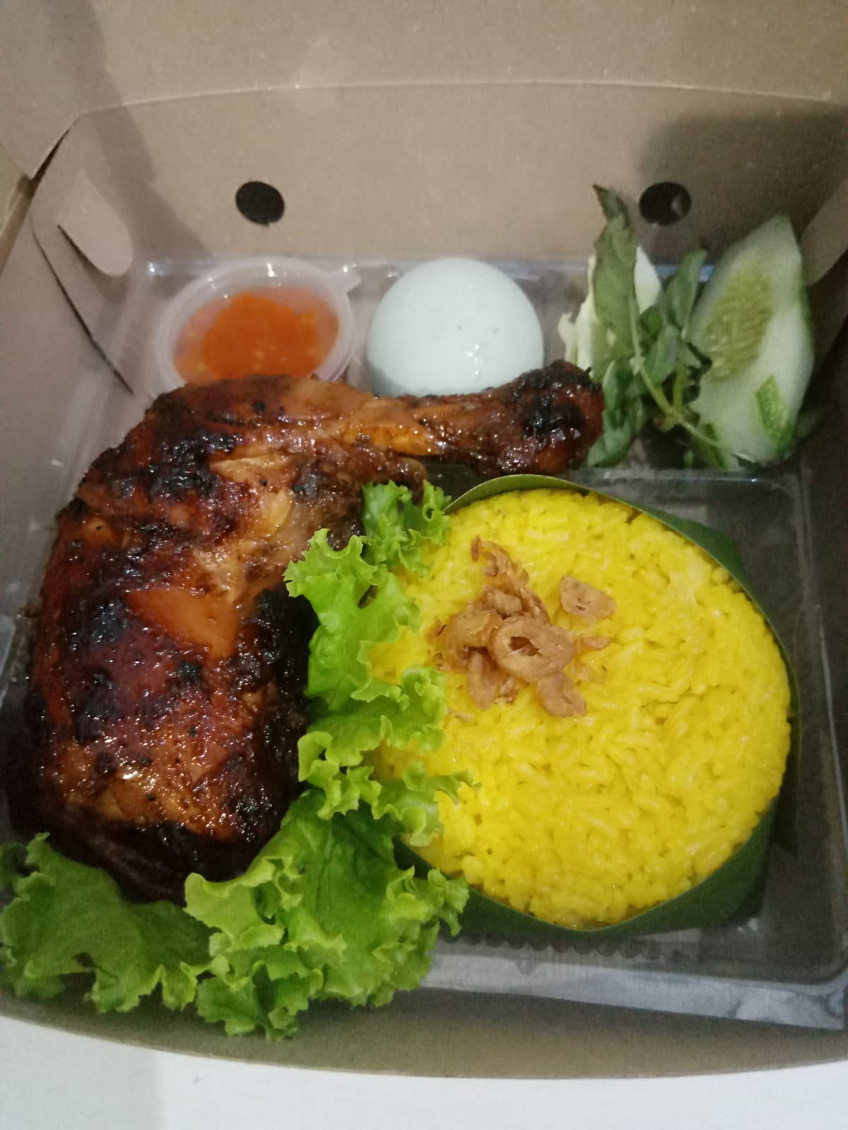 Nasi Kuning Ayam Bakar 1/4